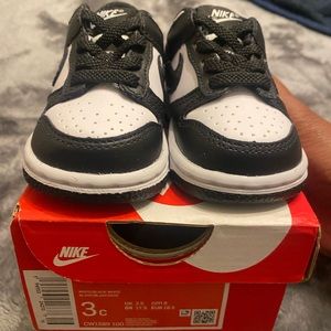 Nike dunks size 3C